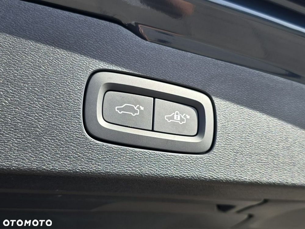 Volvo V60 B4 B Plus Dark - 17