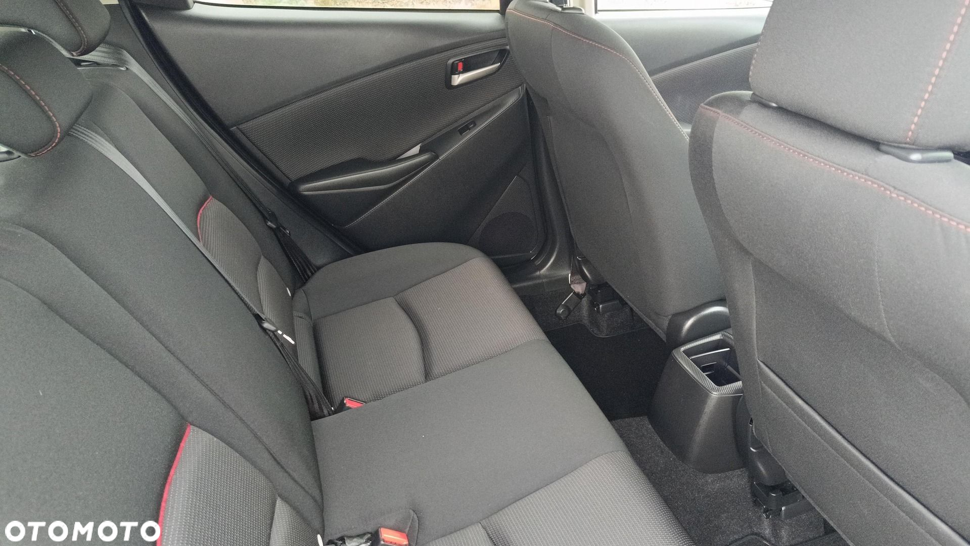 Mazda 2 - 10