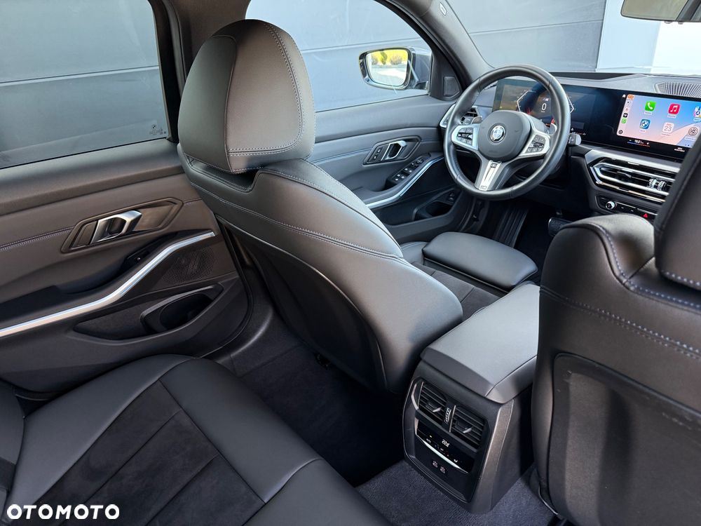 BMW Seria 3 320d Touring xDrive M Sport - 38