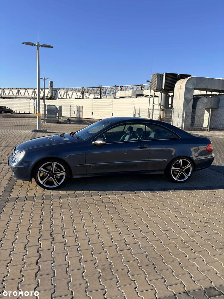 Mercedes-Benz CLK - 4