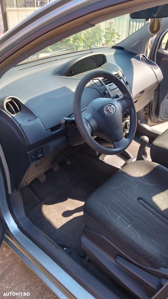 Toyota Yaris 1.0 VVT-i - 5