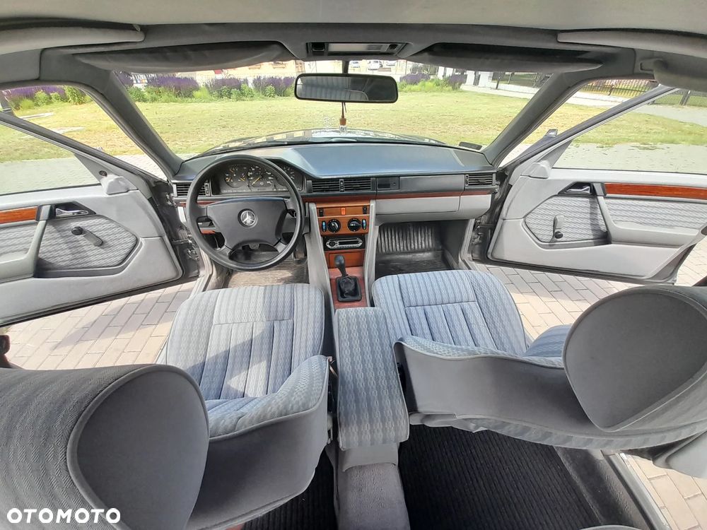 Mercedes-Benz W124 (1984-1993) - 12