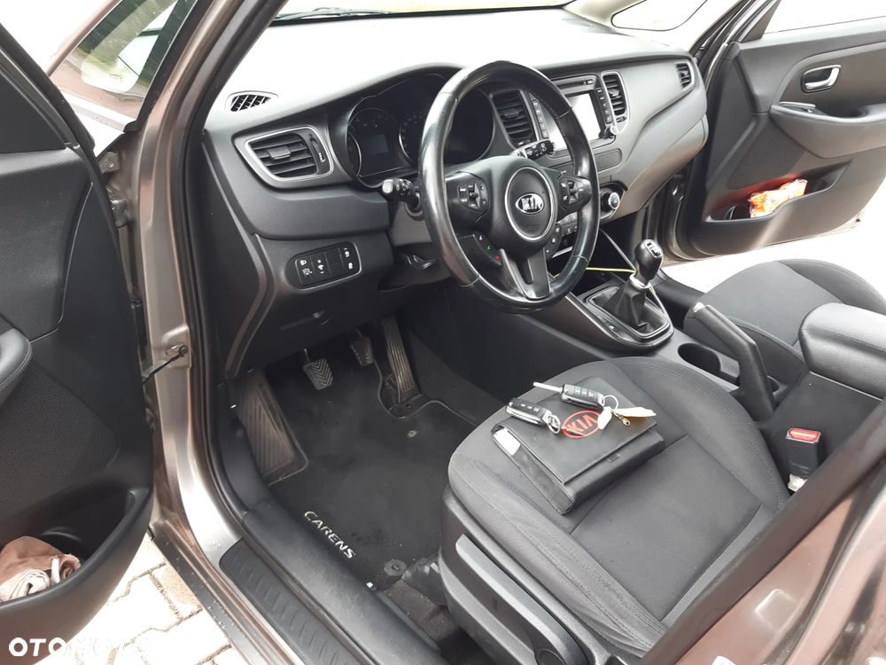 Kia Carens 1.7 CRDi 115 Dream Team Edition - 13