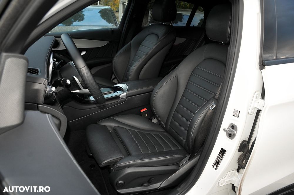 Mercedes-Benz GLC Coupe 300 d 4Matic 9G-TRONIC AMG Line - 9