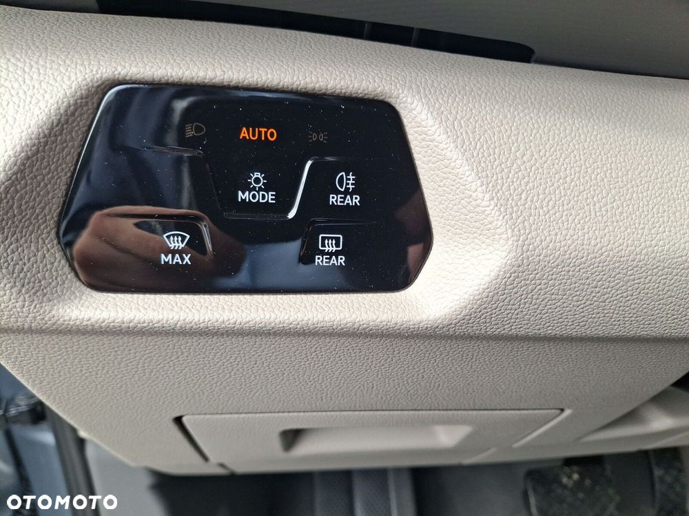 Volkswagen Multivan - 30