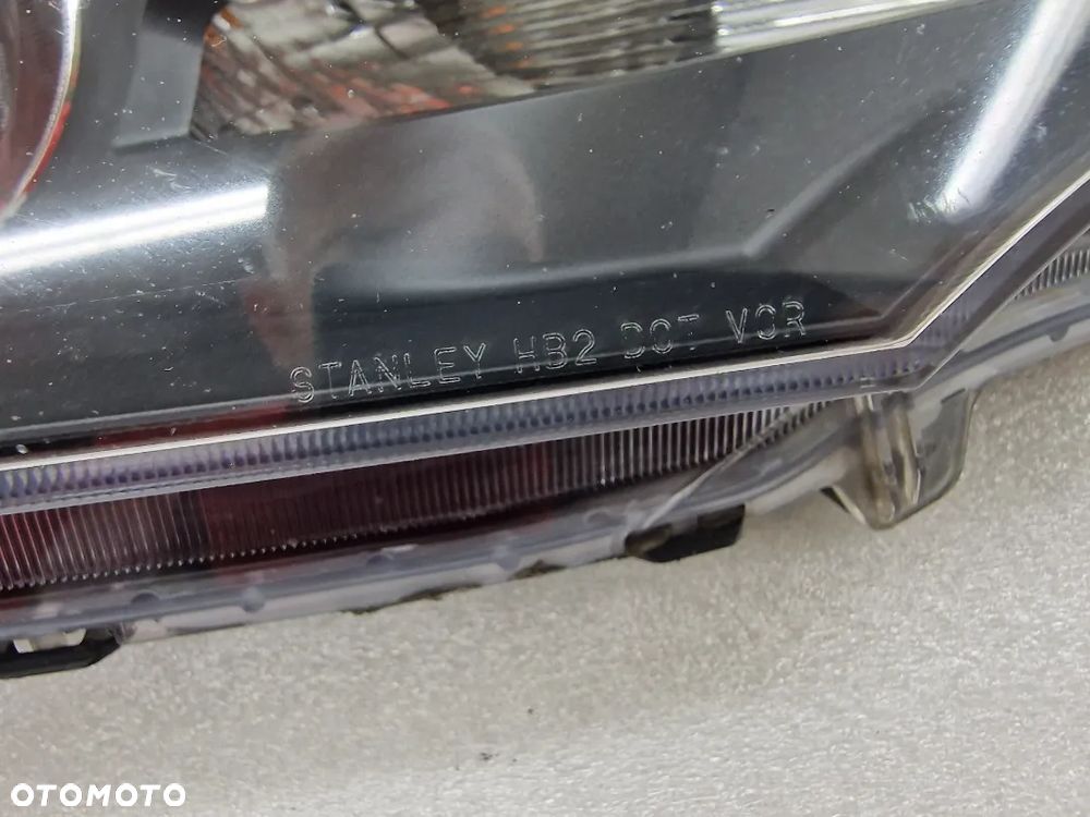 HONDA CR-V CRV IV PRAWA ZWYKŁA USA 12-PRAWA LAMPA PRZEDNIA PRZÓD , NR STANLEY P9621 , NR AUKCJI LL226 - 22