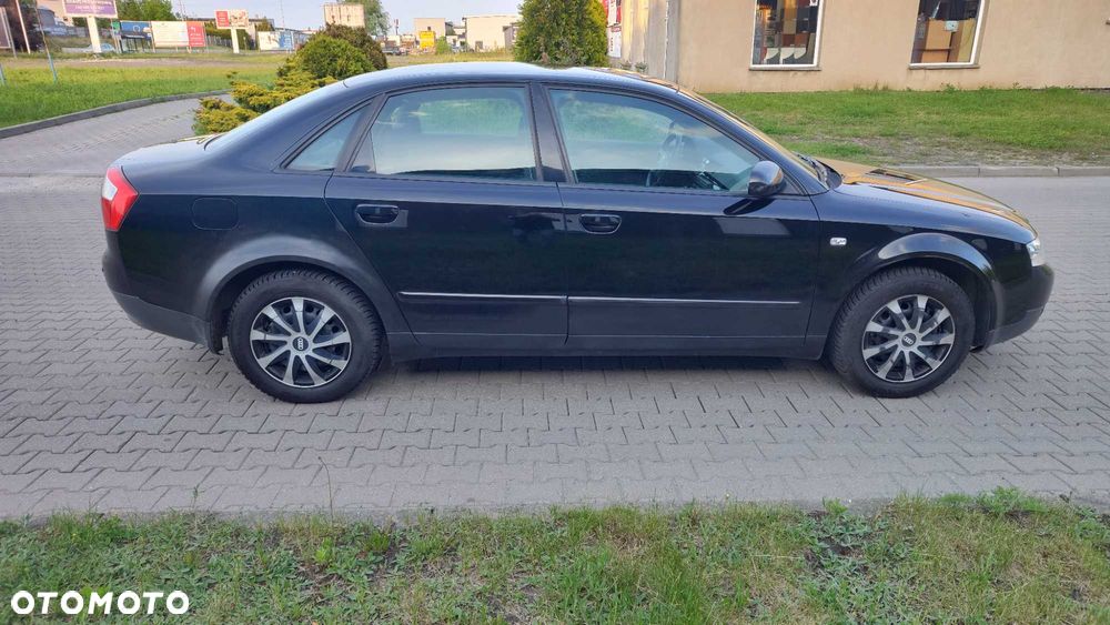 Audi A4 Limousine - 4