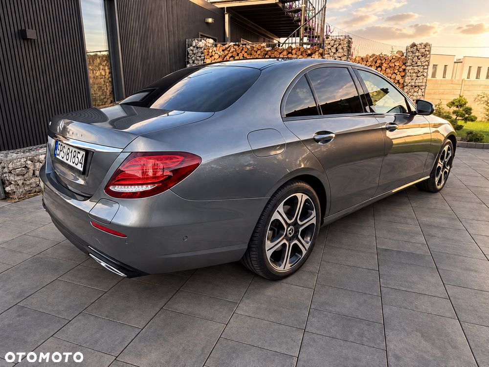 Mercedes-Benz E-Class 2017 photo 2
