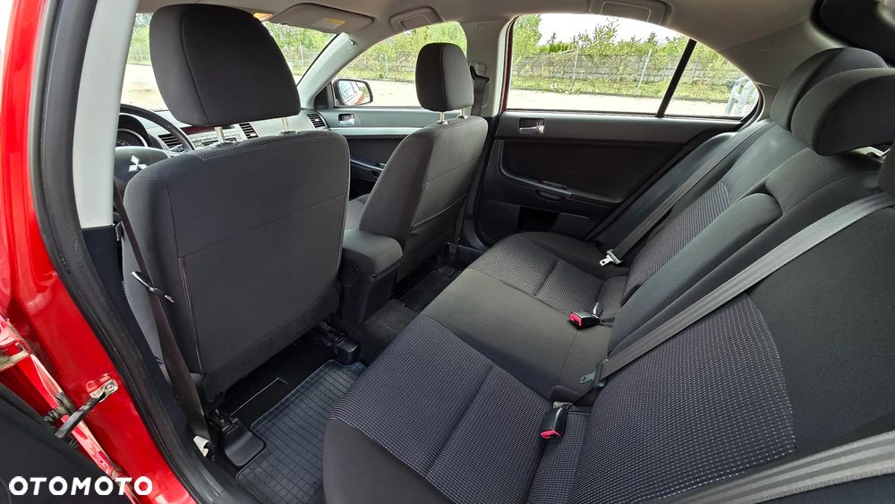 Mitsubishi Lancer 1.8 Invite - 17