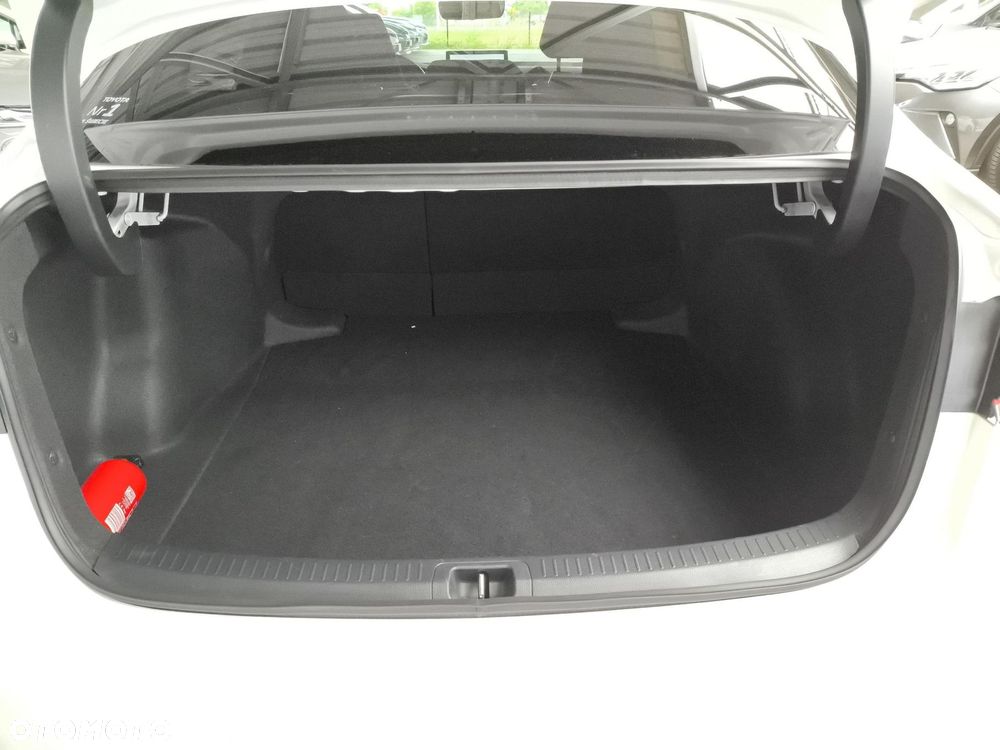 Toyota Corolla 1.8 Hybrid Style - 13