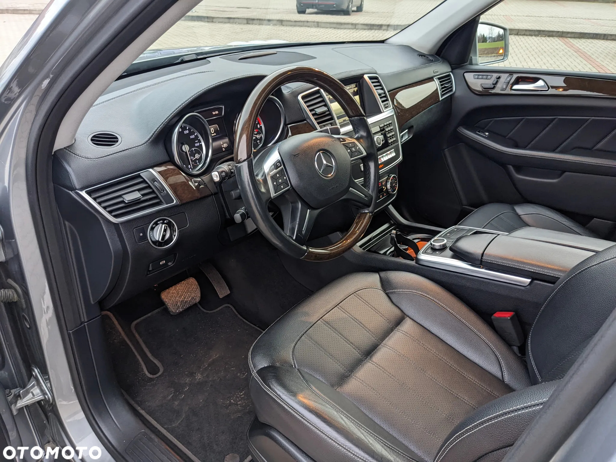Mercedes-Benz GL 400 4Matic 7G-TRONIC - 15