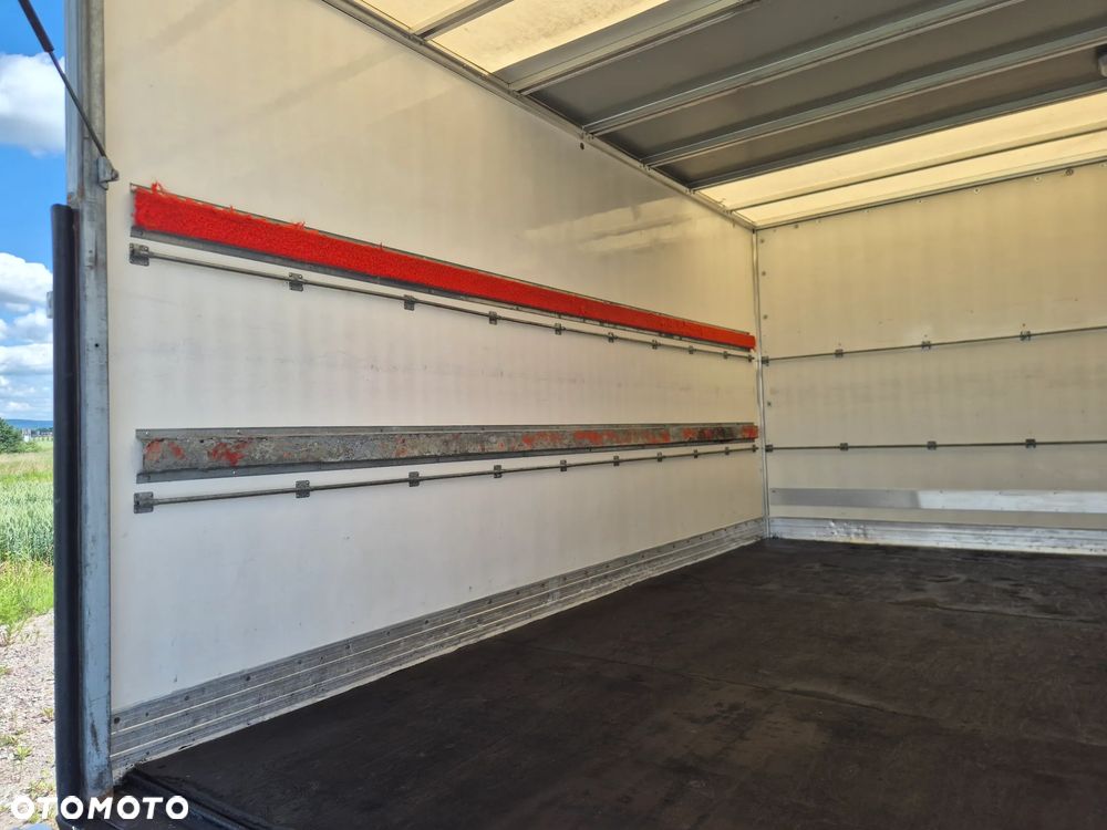 Iveco DAILY 35C15 KONTENER 4.30M WINDA SORENSEN 750KG SALON PL 2017R - 25