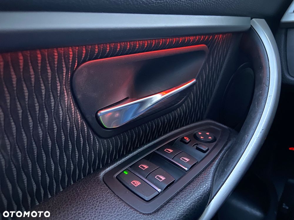 BMW Seria 3 320d - 19