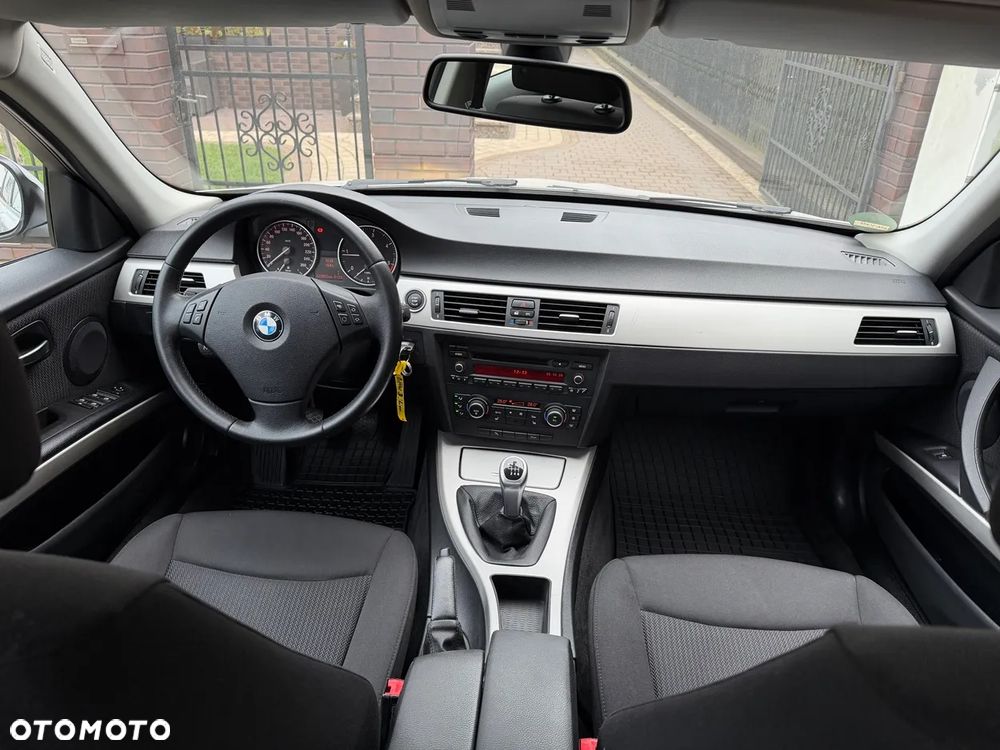 BMW Seria 3 318d DPF Edition Exclusive - 5