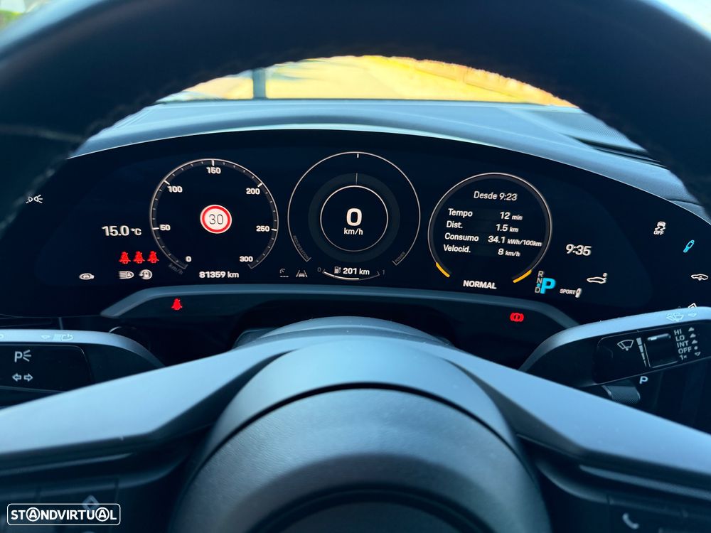 Porsche Taycan 4S - 17