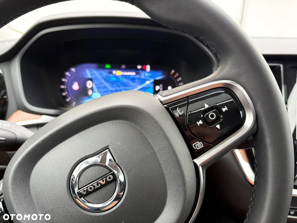 Volvo S60 B5 B AWD Plus Dark - 19