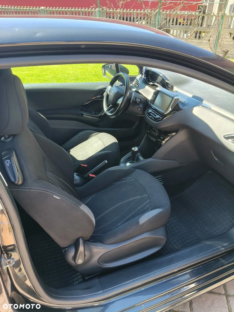 Peugeot 208 - 6
