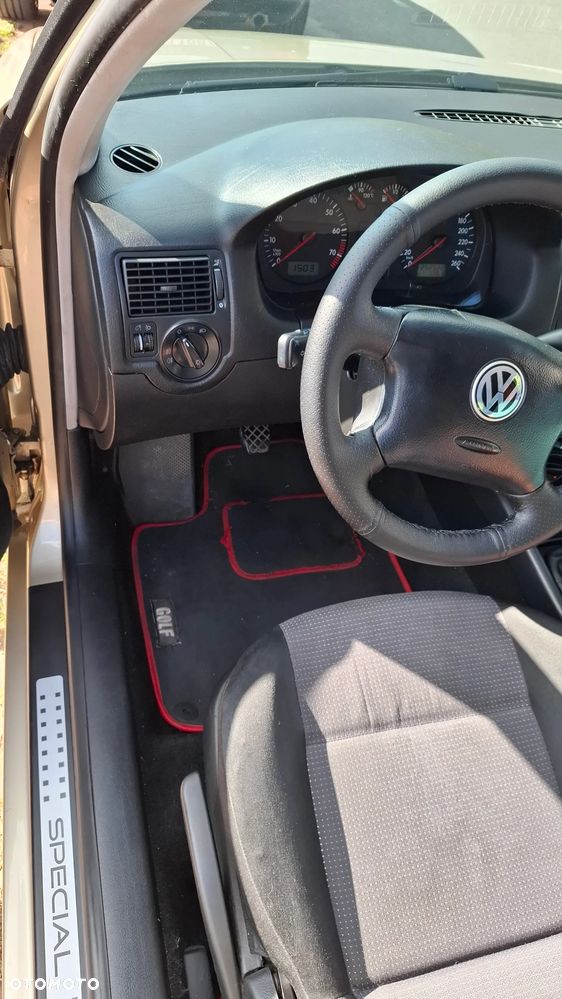 Volkswagen Golf - 16