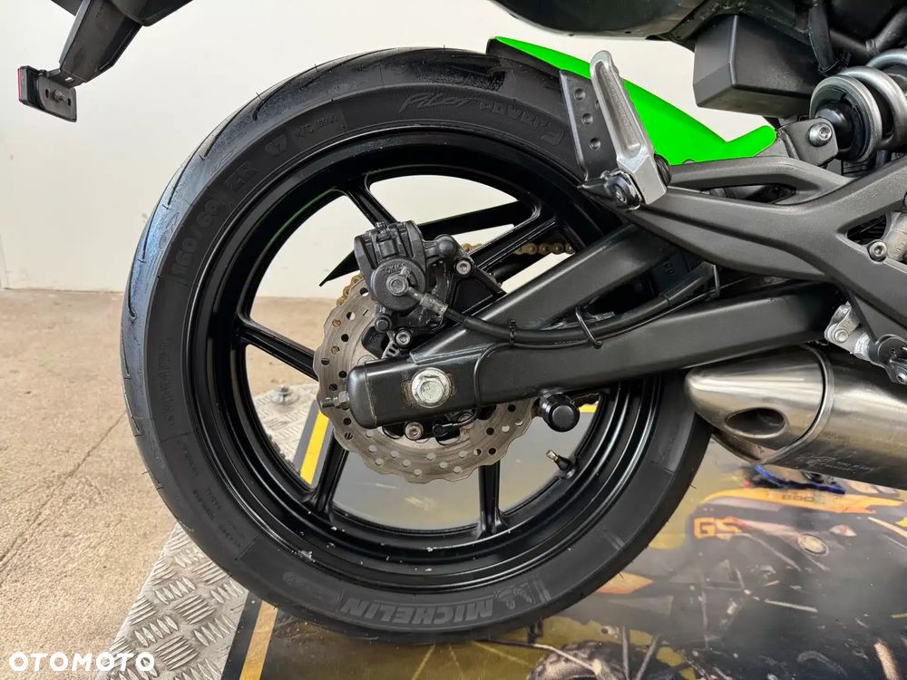 Kawasaki ER - 15