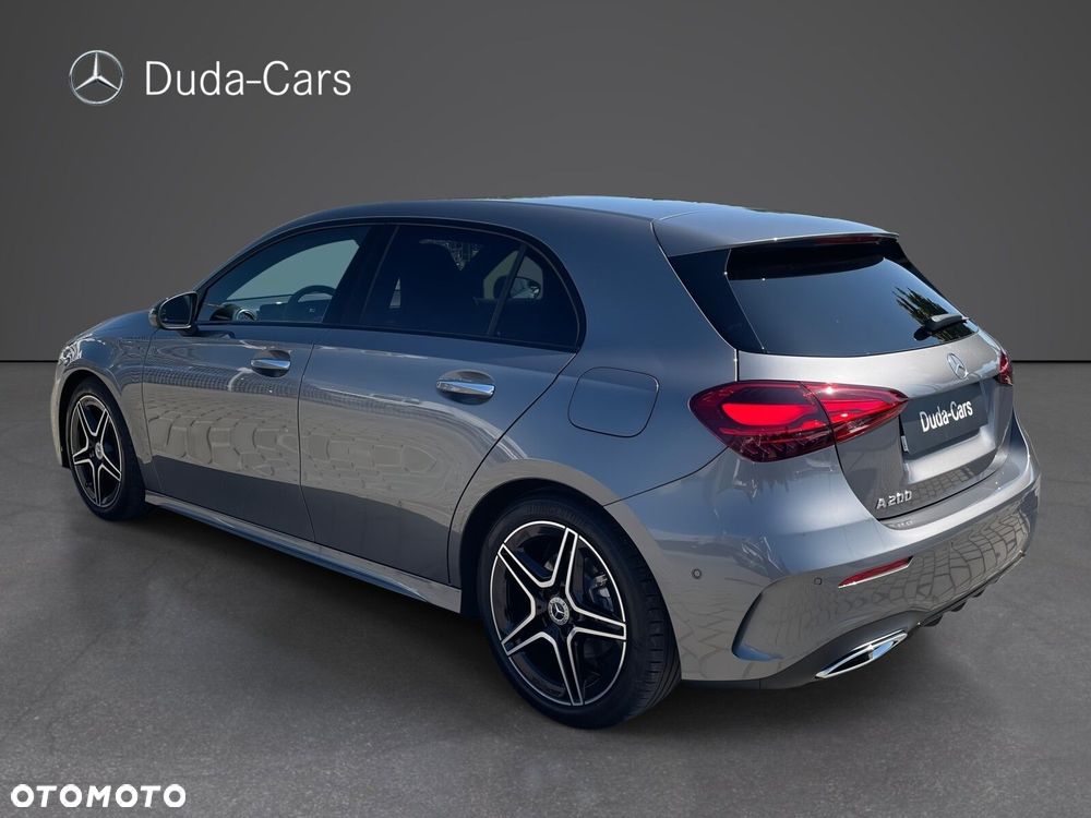 Mercedes-Benz Klasa A 200 AMG Line 7G-DCT - 3