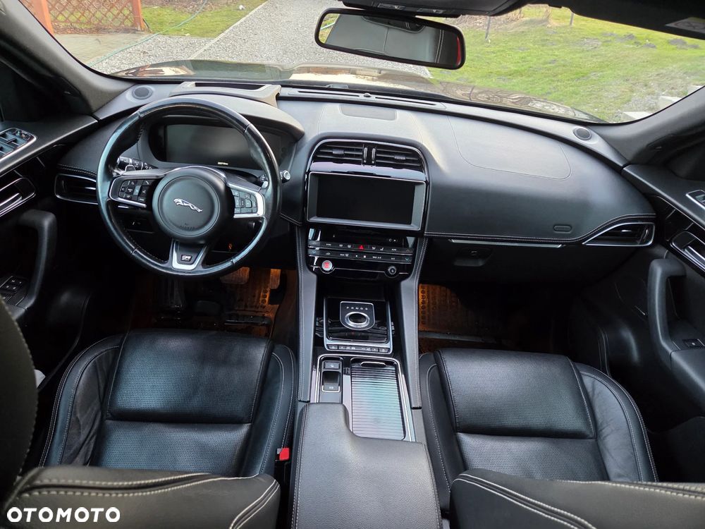 Jaguar F-Pace 30d AWD R-Sport - 10
