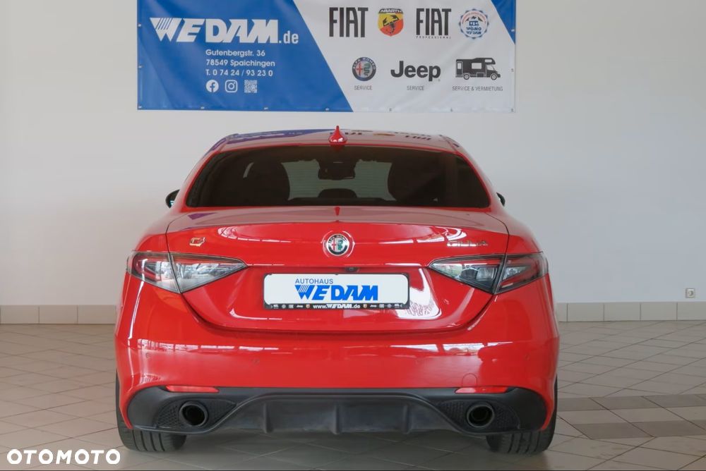 Alfa Romeo Giulia 2.0 Turbo Competizione Q4 - 5