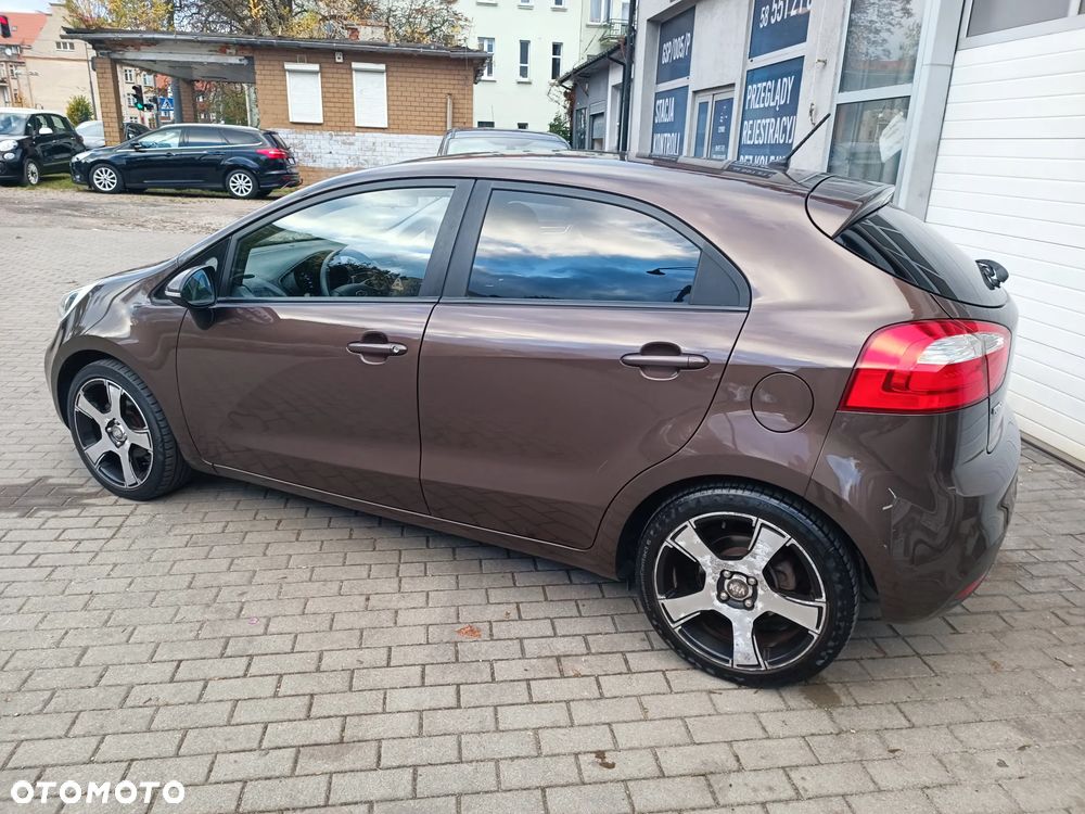 Kia Rio 2011 photo 3