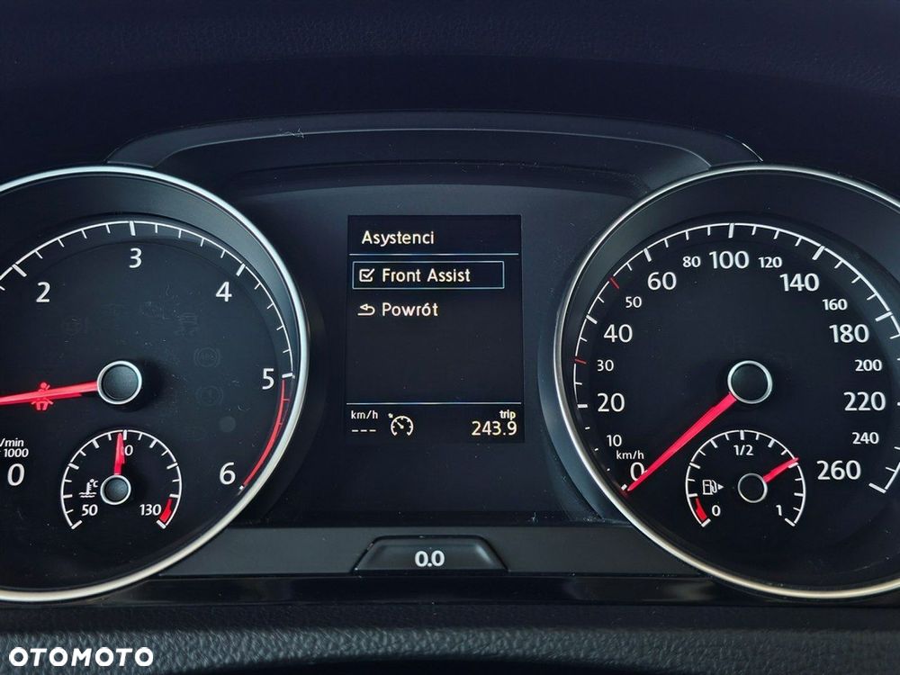 Volkswagen Golf - 17