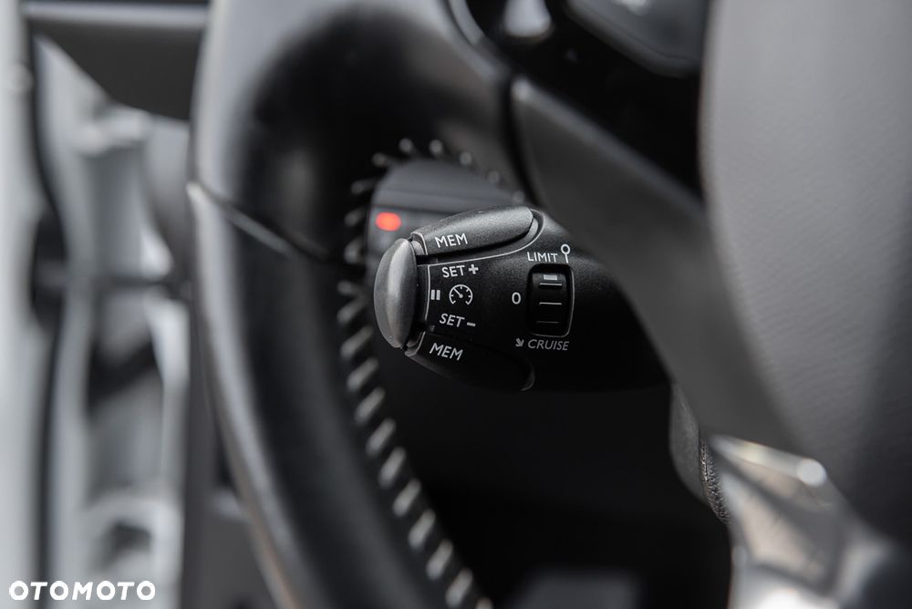 Peugeot 308 BlueHDi 130 Stop & Start Allure Pack - 19