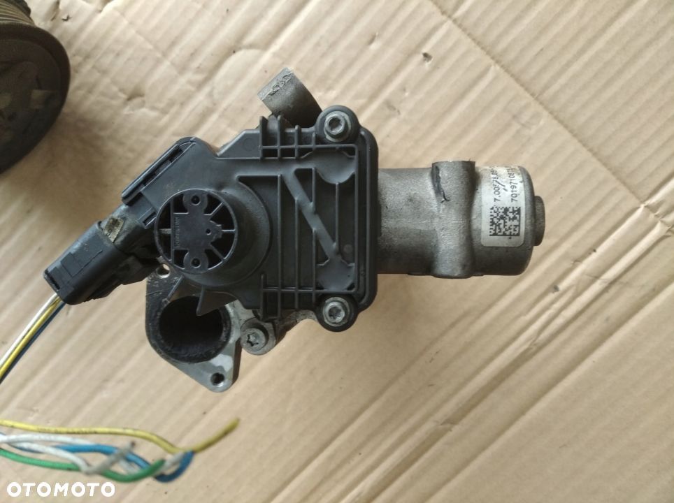 Peugeot 407 Citroen C5 2.2 HDI zawor EGR - 1