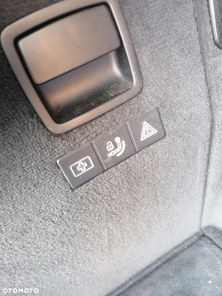 BMW Seria 3 325xi - 14