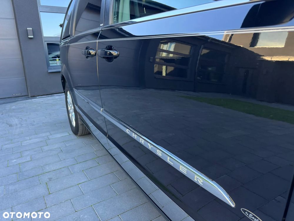 Chrysler Town & Country 3.6 Limited - 14
