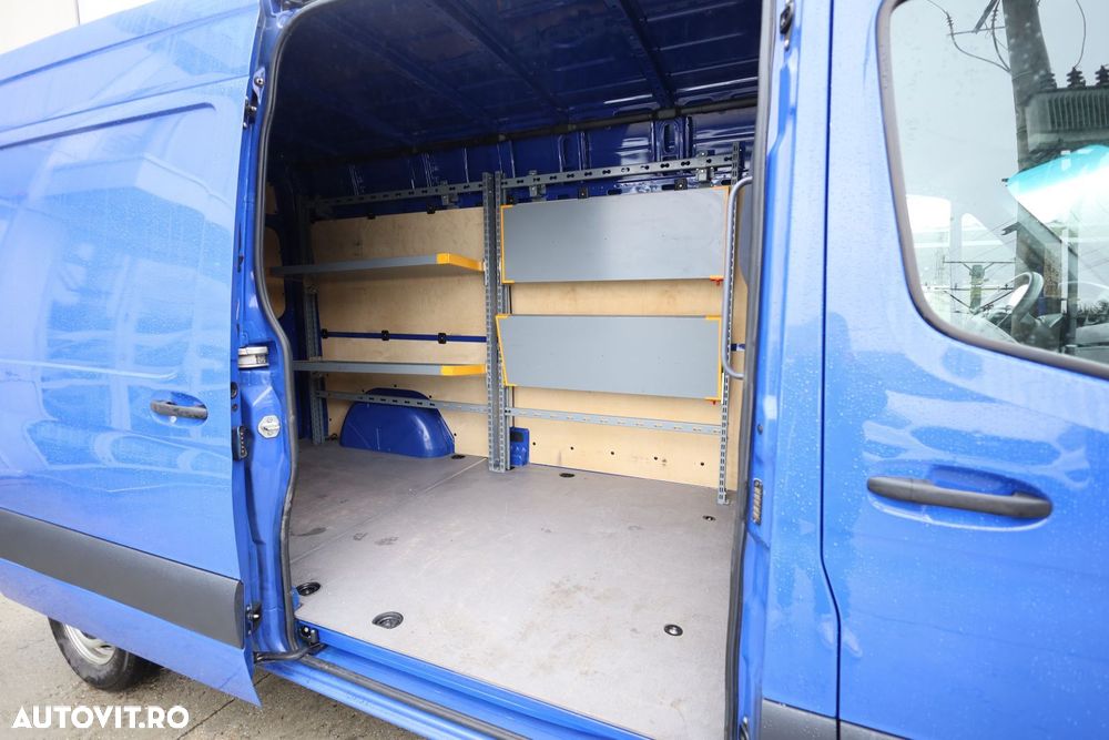 Mercedes-Benz Sprinter L2H2 - 12