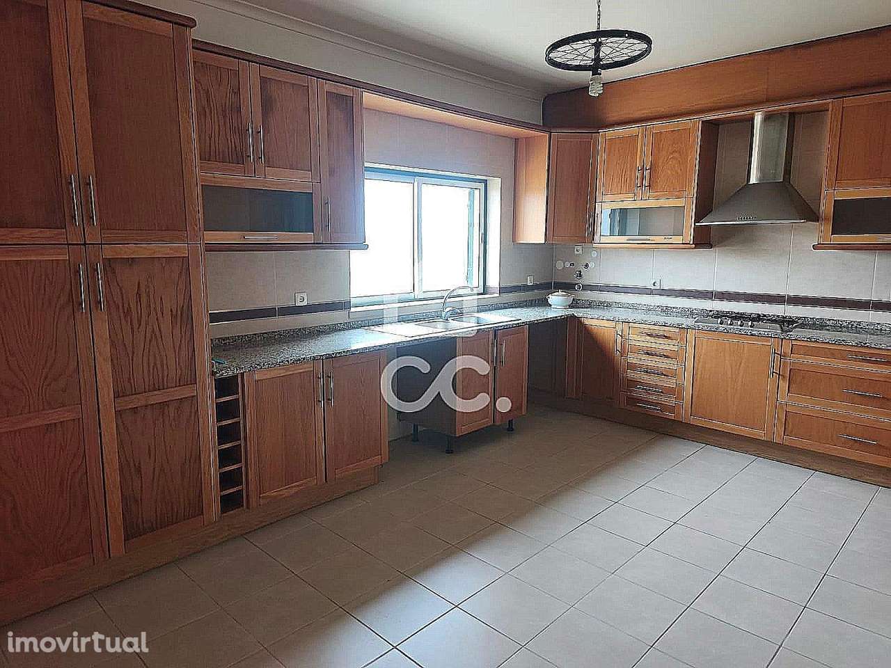 T4 + Loja em Foros de Salvaterra - Grande imagem: 2/26