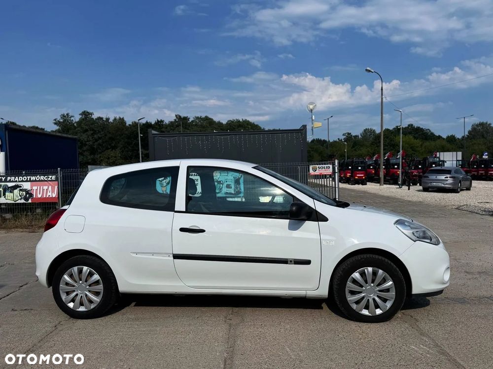 Renault Clio - 21
