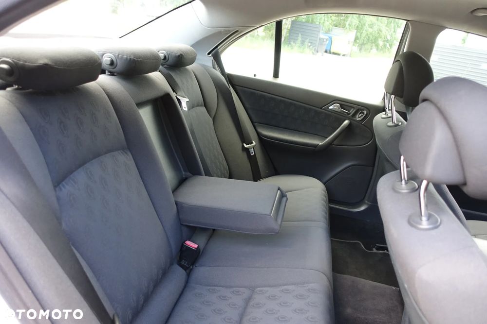 Mercedes-Benz Klasa C 200 CDI Classic - 10