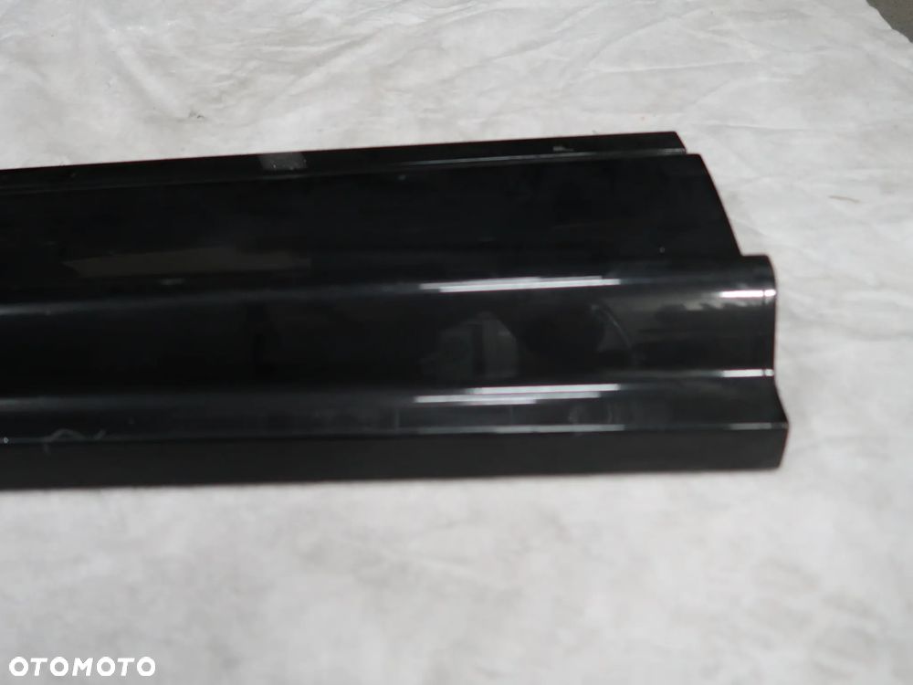 Listwa Drzwi Audi Q7 4M0853959N czerwona /Grafitowa - 2