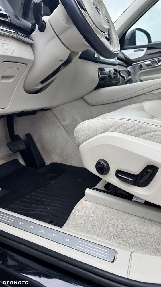 Volvo XC 90 T6 AWD Momentum 7os - 27