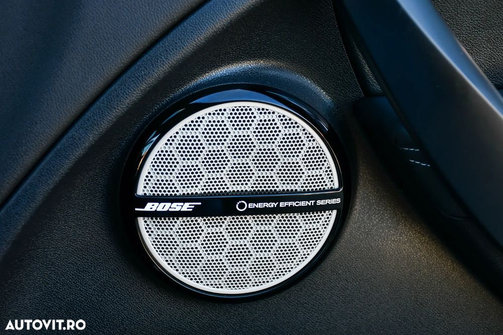 Renault Megane ENERGY dCi 130 BOSE EDITION - 11