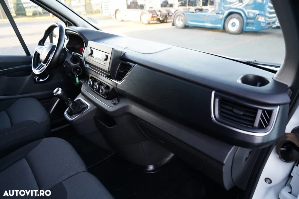 Renault TRAFIC III / AUTOBUS / 9 LOCURI / PRIMUL PROPRIETAR / DEALER POLONESE / 2022 / - 31