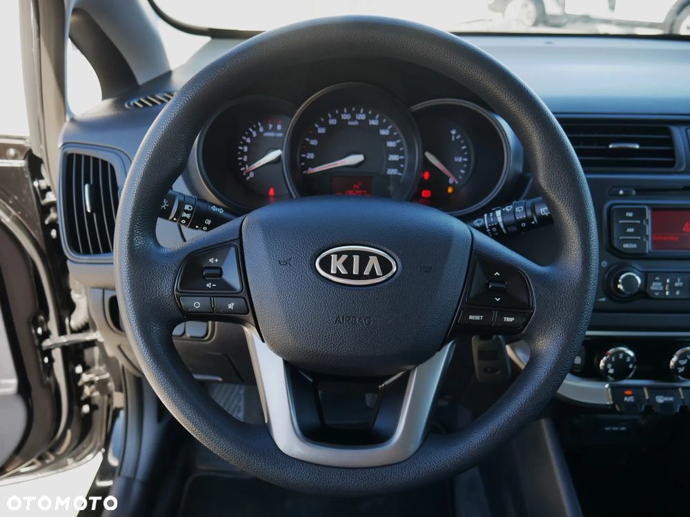 Kia Rio - 27
