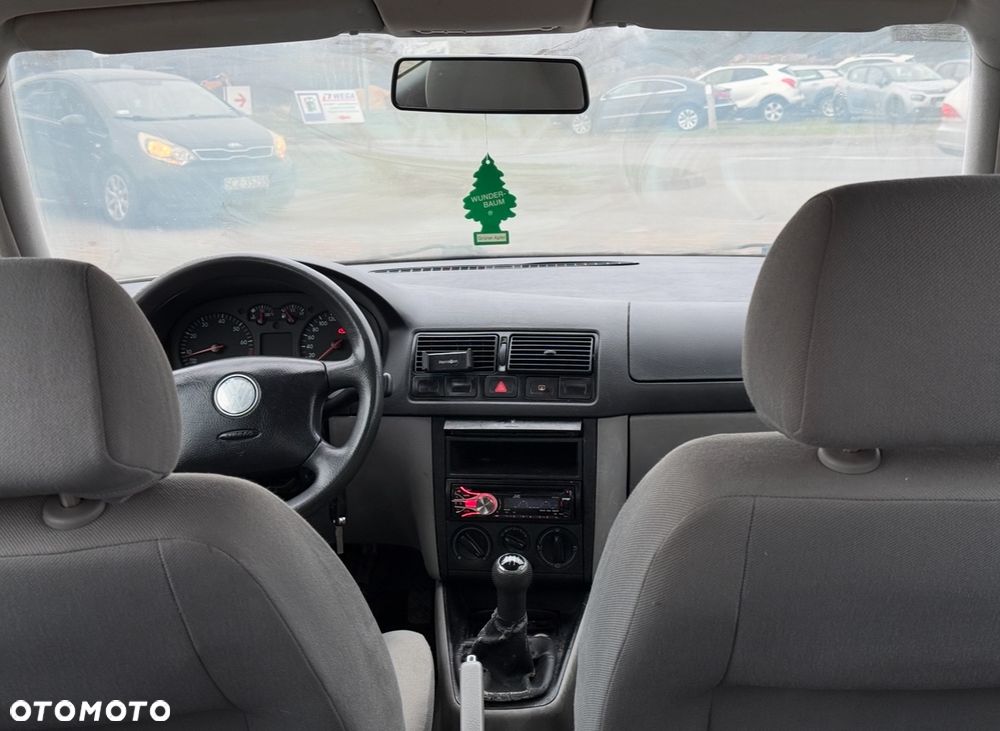 Volkswagen Golf 1.6 - 22