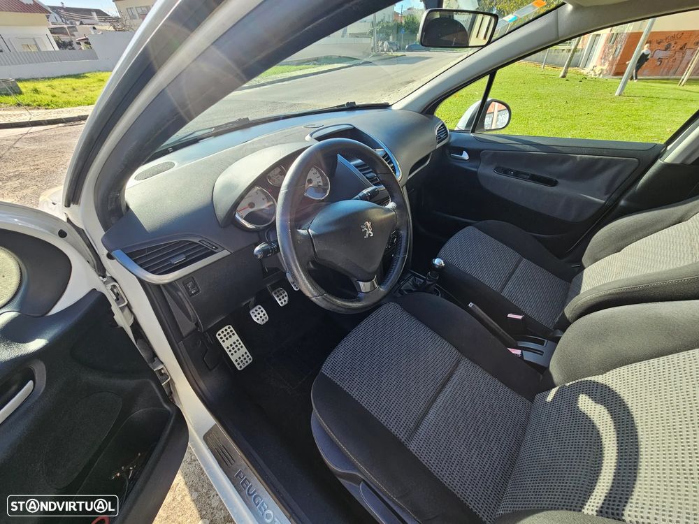 Peugeot 207 1.4 16V Sport - 8