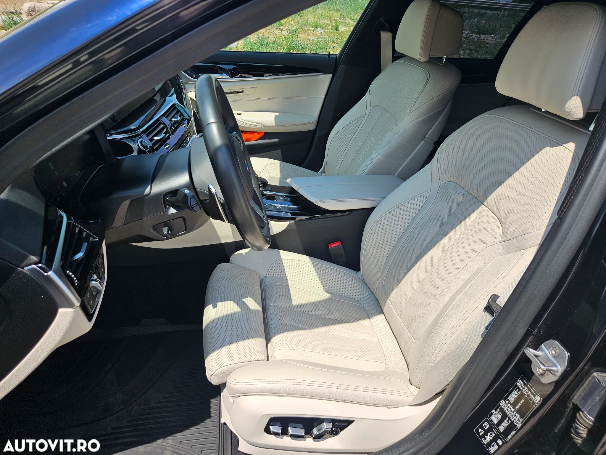 BMW Seria 5 520d xDrive AT - 13