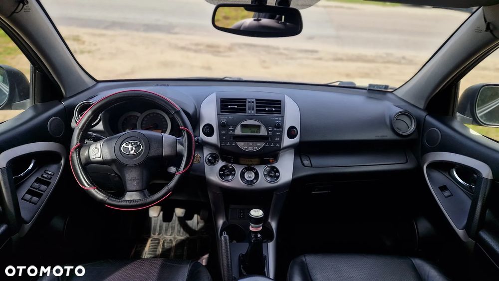 Toyota RAV4 - 7