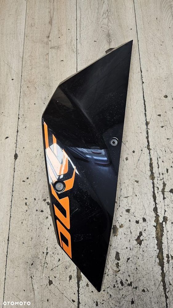 Lewy bok osłona zbiornika KTM 690 Duke (2008-2011) 75008050000 - 7