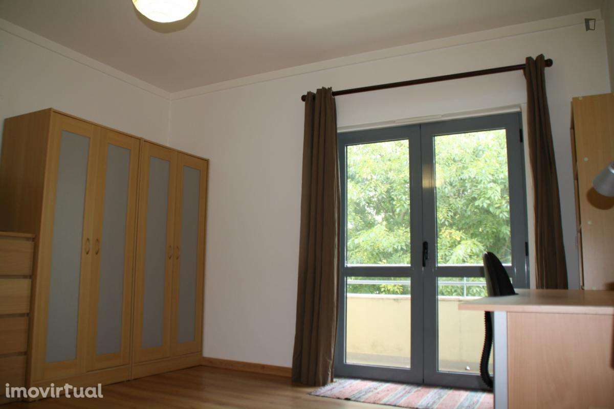 Quarto - localizado em Caparica Lisbon - Grande imagem: 4/21