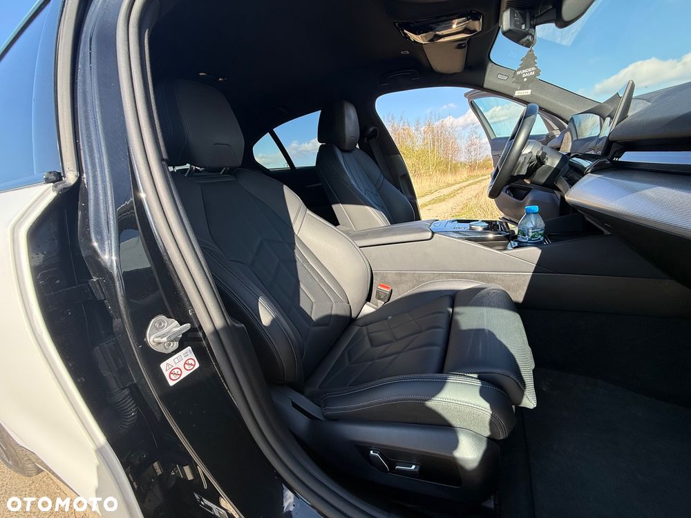 BMW Seria 5 520d xDrive mHEV - 13