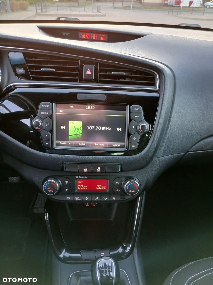 Kia Ceed 1.6 GDI Dream Team Edition - 14