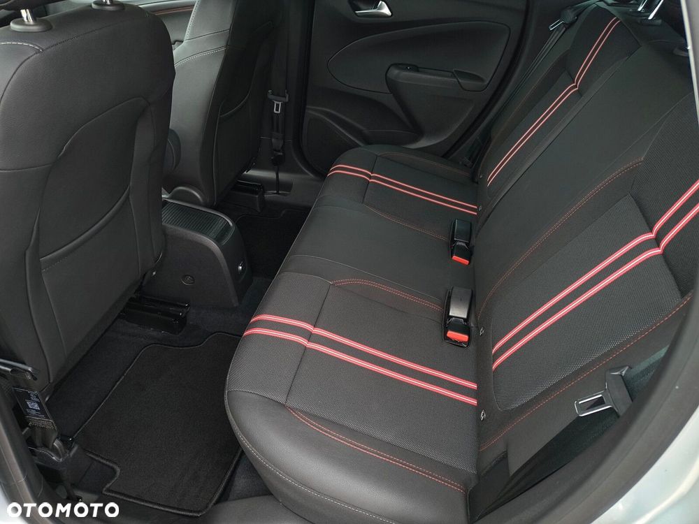 Opel Crossland 1.2 T GS Line - 23